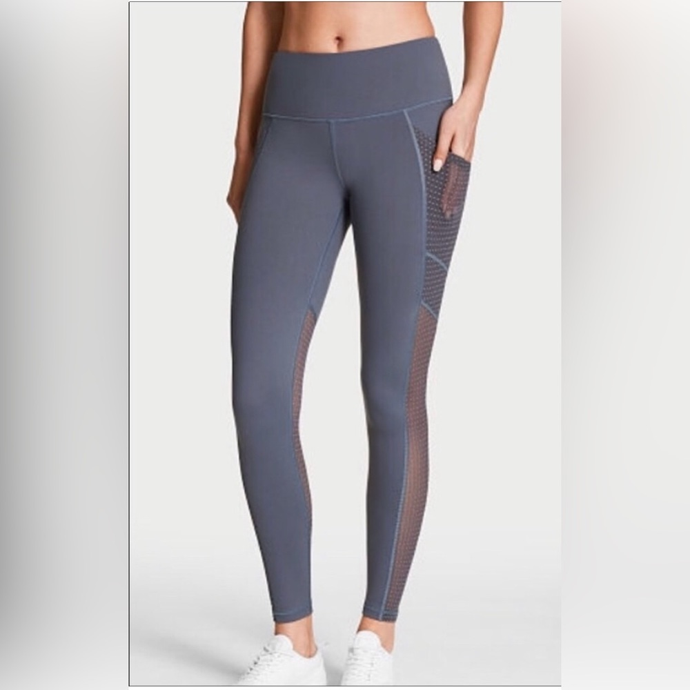 Knockout Sport Legging • Victoria Secret